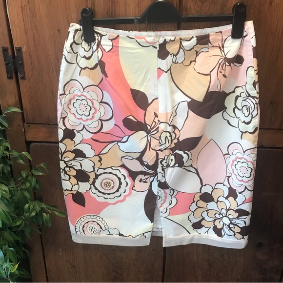 Ladies’ Summer Skirt - Picture 2 of 5